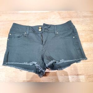 Refuge olive shorts